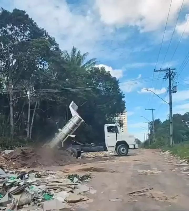 Dois homens são presos por despejo ilegal de lixo em área de preservação ambiental em Manaus