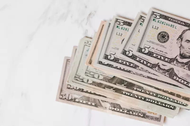 Dólar dispara e Ibovespa cai: entenda os motivos por trás da turbulência no mercado
