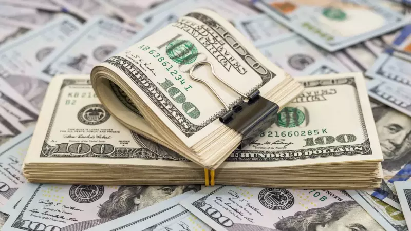 Dólar se mantém estável após anúncio de tarifas por Trump: entenda os impactos