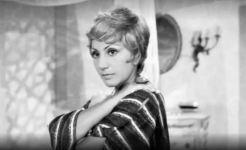 Dorinha Duval, atriz icônica do teatro brasileiro, morre aos 85 anos