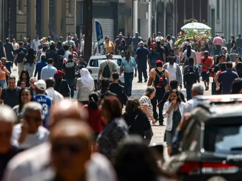 Economia brasileira em alta: mercado prevê crescimento maior em 2025