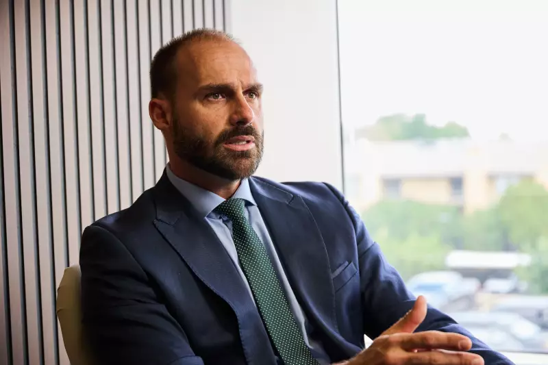 Eduardo Bolsonaro causa polêmica ao comparar segurança pública com responsabilidade individual