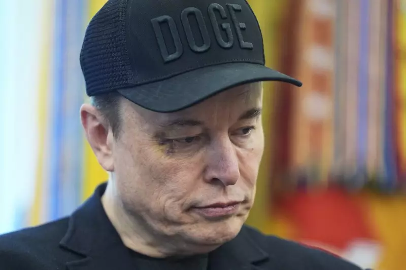 Elon Musk aparece com olho roxo em evento com Donald Trump: o que aconteceu?