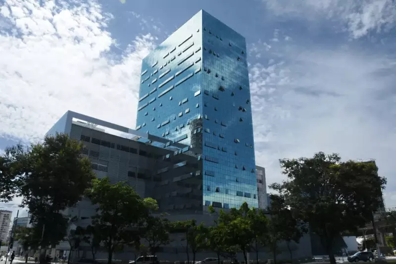 Empresa condenada por demitir funcionária com HIV: Justiça garante direitos trabalhistas