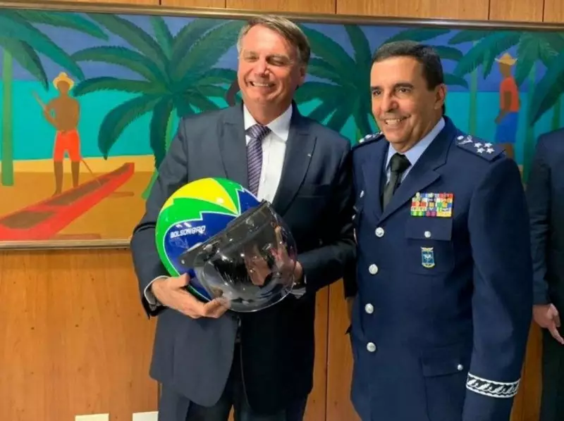 Ex-comandante da FAB desmonta defesa de Bolsonaro em revelação bombástica