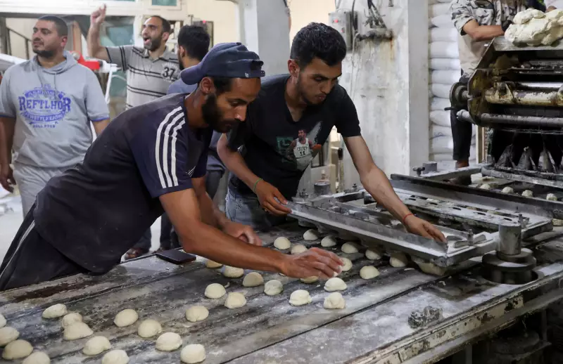 Farinha chega a Gaza e padarias reabrem para levar pão à população palestina