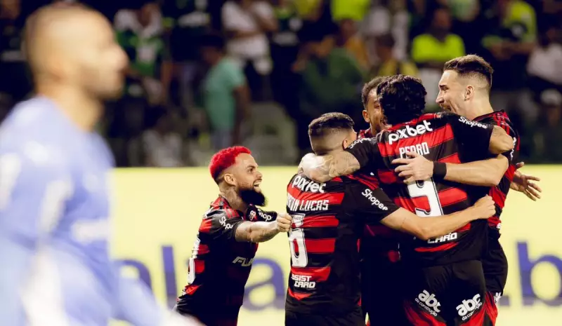 Flamengo vence Palmeiras no Allianz Parque e assume liderança do Brasileirão