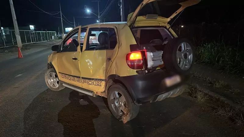 Foragido da Justiça é preso após bater carro em muro e capotar em fuga da PM em Minas Gerais
