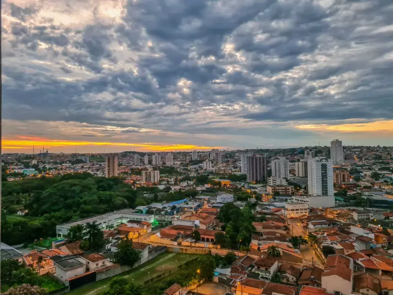 Frente fria promete temperaturas congelantes no Vale do Paraíba: prepare-se para um possível recorde de frio!