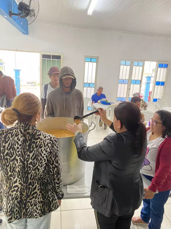 Frente fria se aproxima: Campanha do Agasalho arrecada doações para moradores de rua em Rio Branco