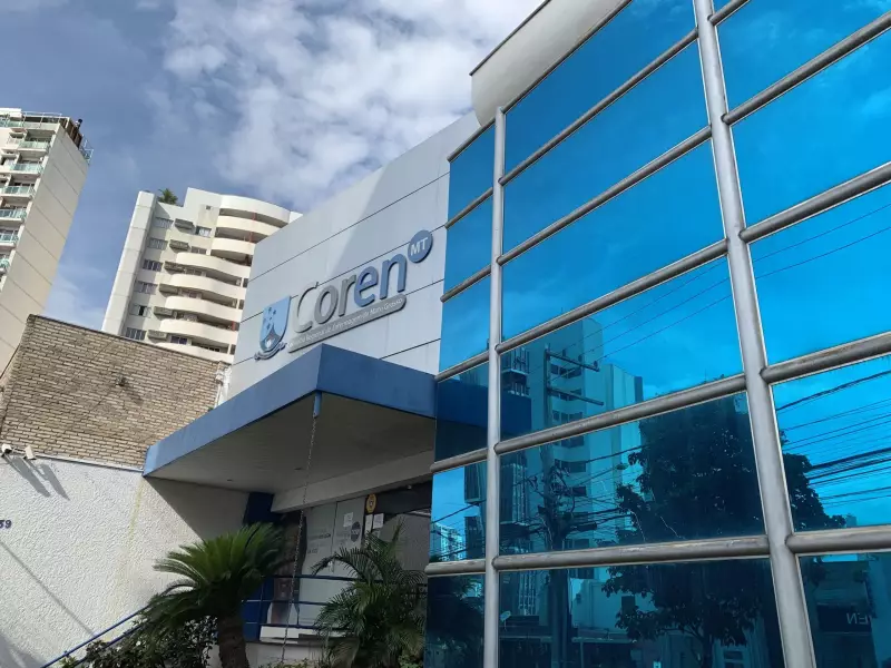 Funcionária é afastada após se passar por enfermeira com identidade falsa em MT