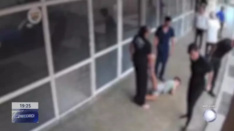 Funcionárias arrastam criança autista pelo chão em clínica e respondem em liberdade