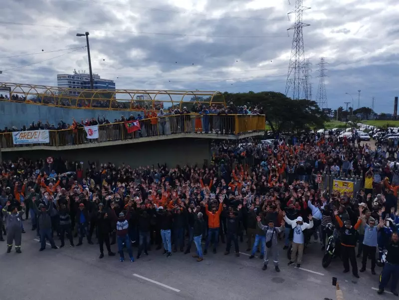 Funcionários terceirizados da Revap encerram greve e retomam atividades em São José dos Campos