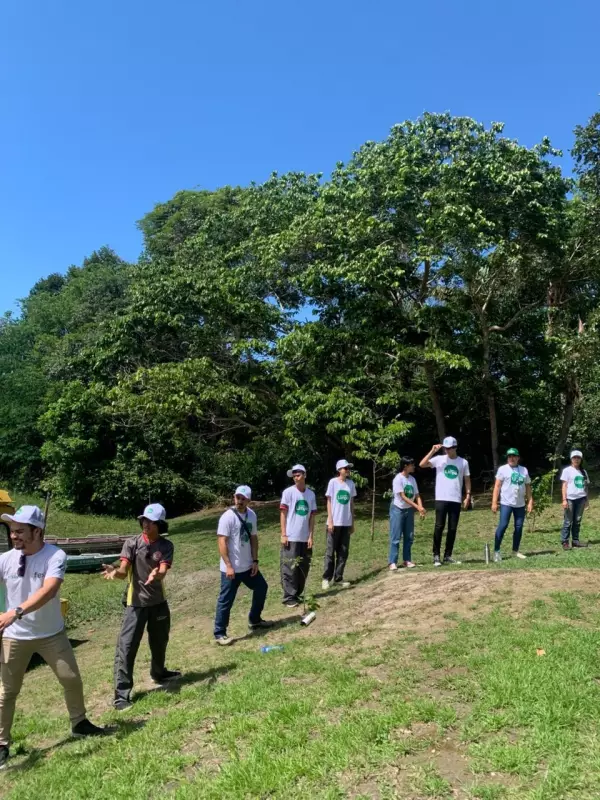 Fundação Rede Amazônica planta 100 mudas em comunidade ribeirinha de Manaus | Sustentabilidade em Ação