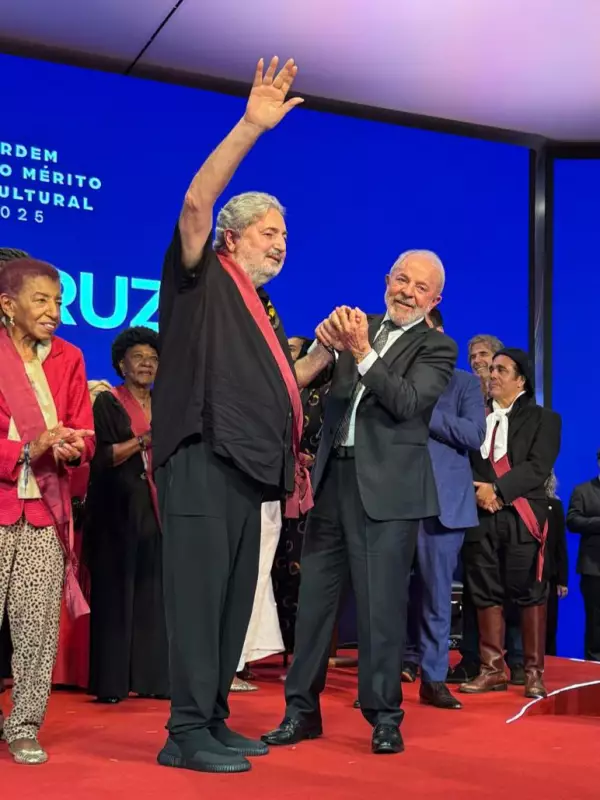 Fundador do Samba do Trabalhador recebe maior honraria cultural do Brasil das mãos de Lula