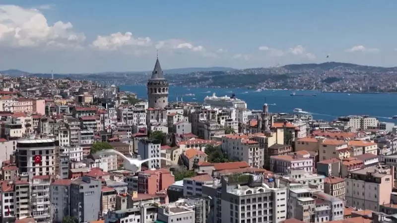 Gaivota persegue drone em Istambul e registra imagens espetaculares — Assista!