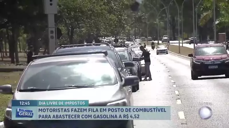 Gasolina a R$ 4,52 no DF: Motoristas formam filas em postos para abastecer
