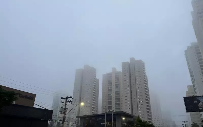 Goiânia e Aparecida de Goiânia acordam cobertas por densa neblina: veja imagens impressionantes