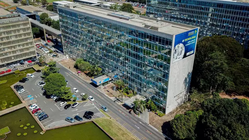 Golpe no Instagram: Anúncio falso promete vagas para agente de saúde com salário de R$ 5 mil