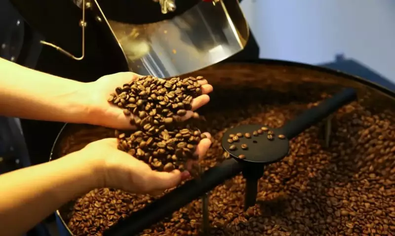 Governo retira três marcas de café torrado do mercado por risco à saúde: confira quais são
