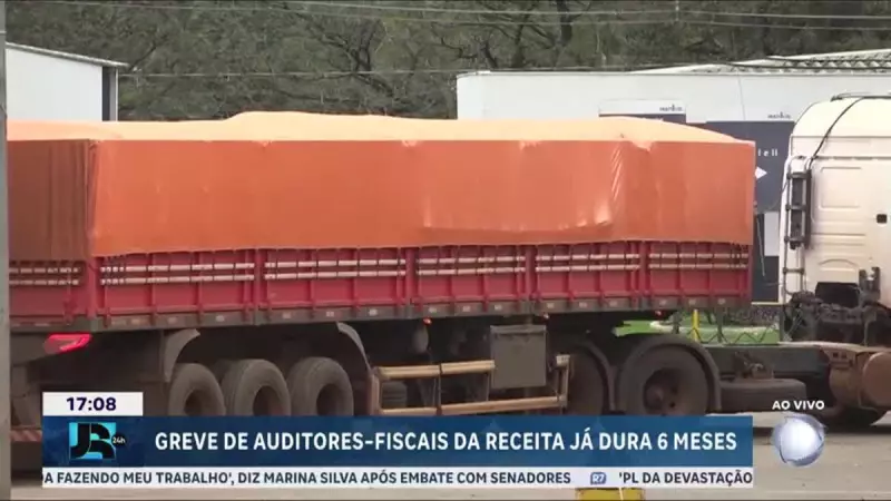 Greve de auditores da Receita Federal completa seis meses e causa fila de mil caminhões na fronteira