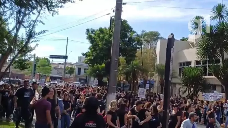 Greve em Jacareí: Servidores municipais param por reajuste salarial
