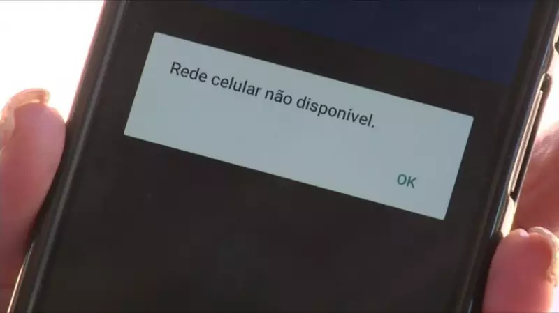 Guaranésia: Mais de 2 mil pessoas enfrentam falta de sinal de celular em quatro bairros