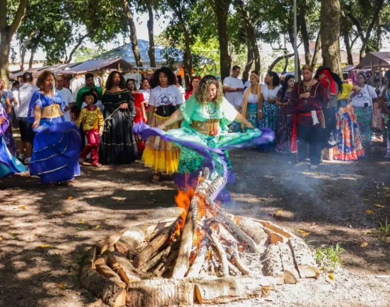 Guaratiba celebra Santa Sara Kali: festa emocionante reúne comunidade cigana