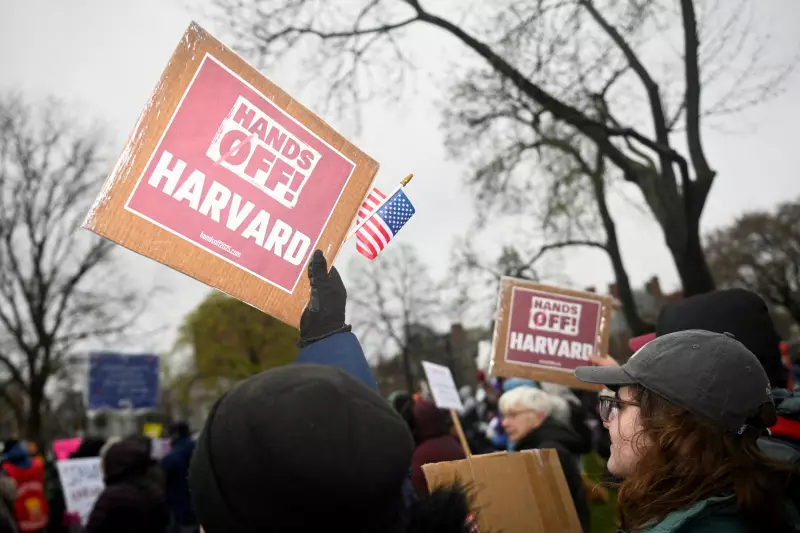 Harvard entra na justiça contra governo dos EUA após veto de Trump a estudantes estrangeiros