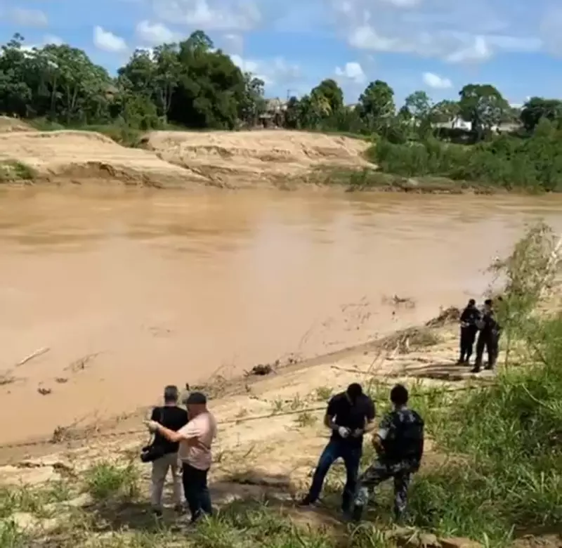 Homem amarrado com pedra é encontrado morto no Rio Acre, em Rio Branco