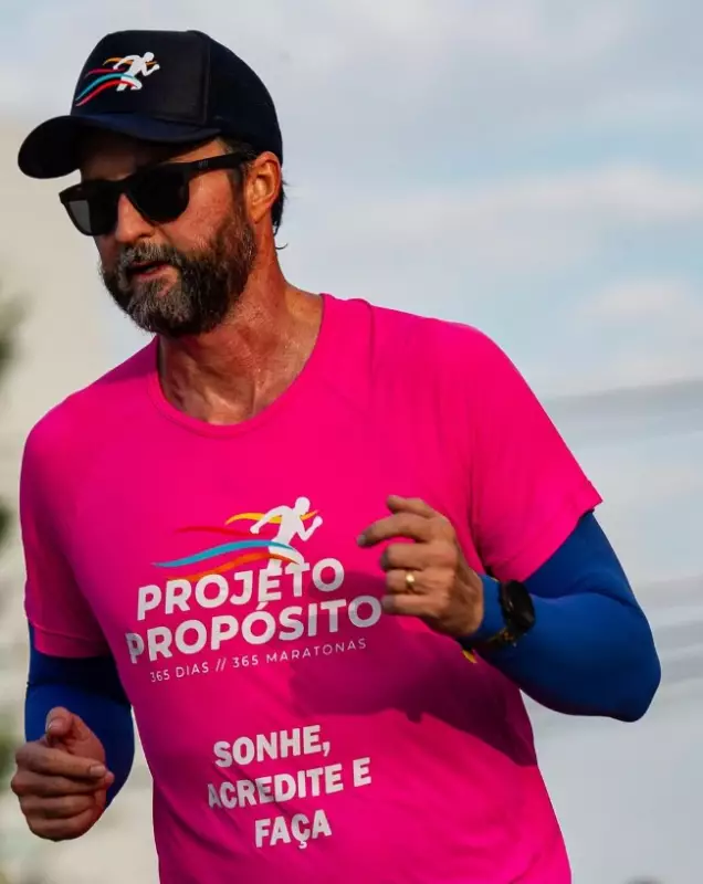 Homem corre 366 maratonas consecutivas: o impacto no coração que surpreendeu os médicos