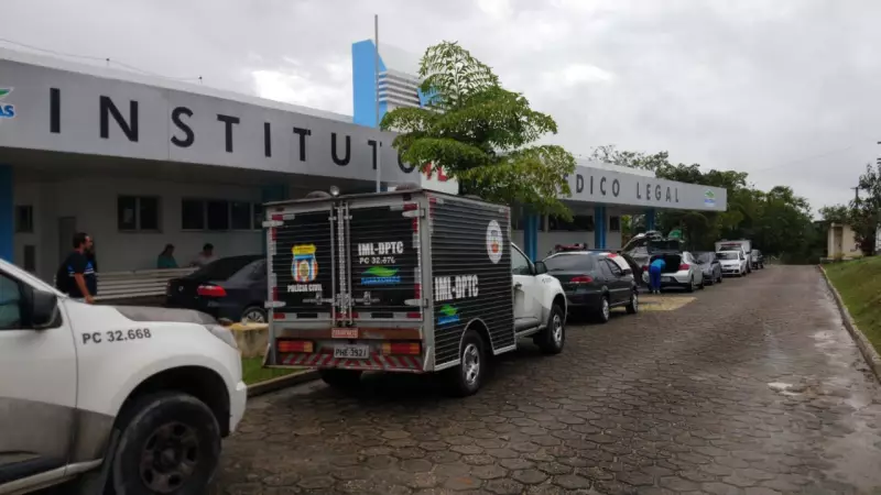 Homem é encontrado morto na escadaria da Praça do Amarelinho, em Manaus