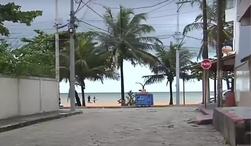 Homem é executado a tiros dentro de carro na Barra do Jucu, ES