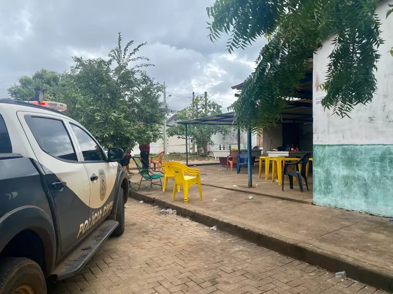 Homem é preso após assassinar vítima a tiros em briga de bar no Norte de Palmas