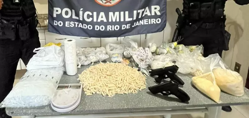Homem é preso com mais de 1.500 cápsulas de cocaína em Três Rios | Operação policial apreende drogas