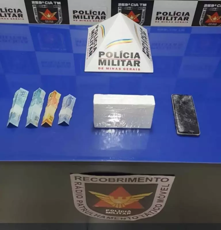 Homem é preso por tráfico após perseguição policial em Pirapora e Buritizeiro - MG