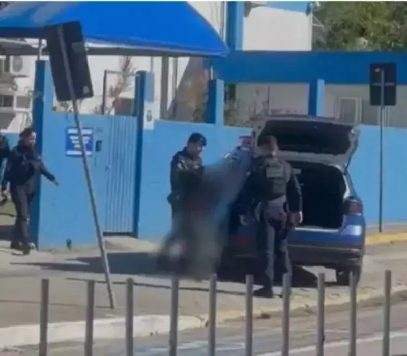 Homem em surto psicótico invade escola em SC: histórico criminal e pânico na comunidade
