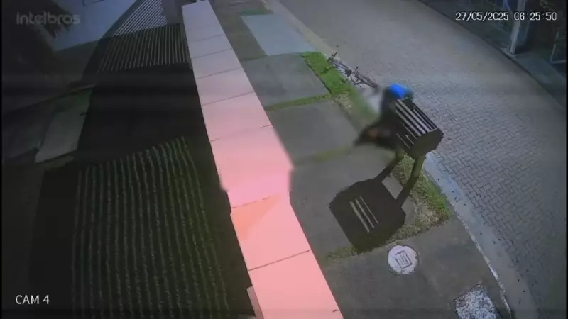 Homem esfaqueia instrutor de autoescola no RS, foge de bicicleta e volta para roubar celular: suspeito preso