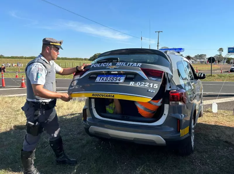Homens são presos por extorsão após ameaçar motoristas por pagamento de estacionamento em Regente Feijó