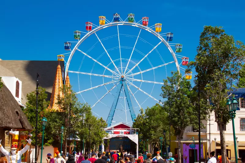 Hopi Hari oferece entrada gratuita para influenciadores e comunicadores em junho — saiba como participar