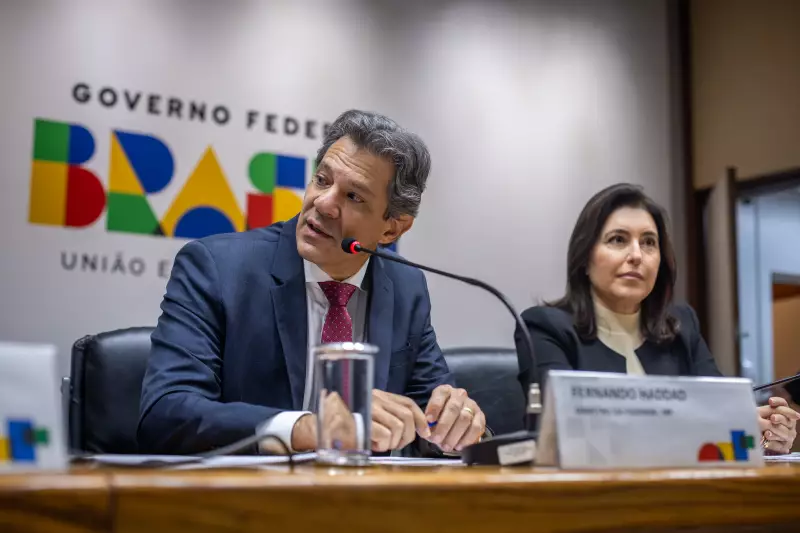 Ibovespa fecha semana em queda após confusão com IOF: entenda o impacto no mercado