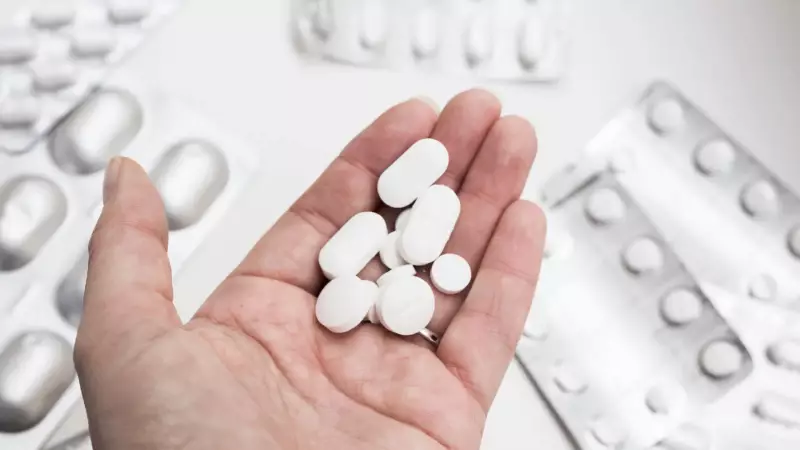 Ibuprofeno e Paracetamol: Médico Alerta sobre Riscos e Uso Consciente