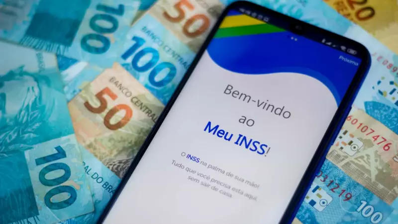 INSS começa a devolver descontos indevidos nesta segunda-feira (26): saiba como receber