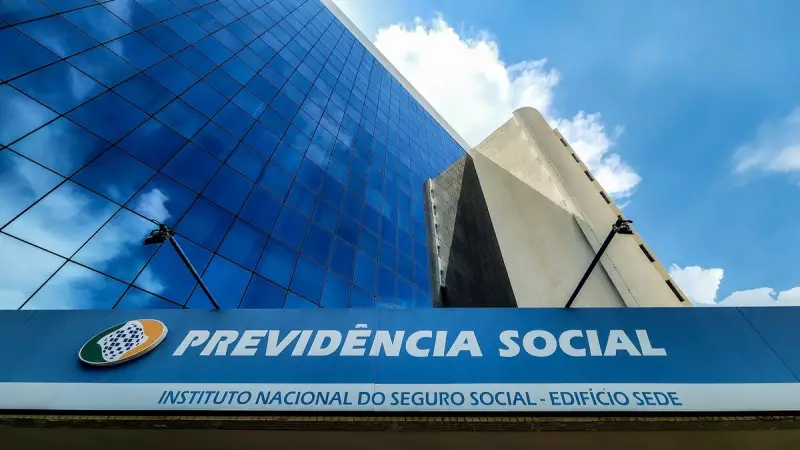 INSS começa a devolver descontos indevidos: veja o calendário completo