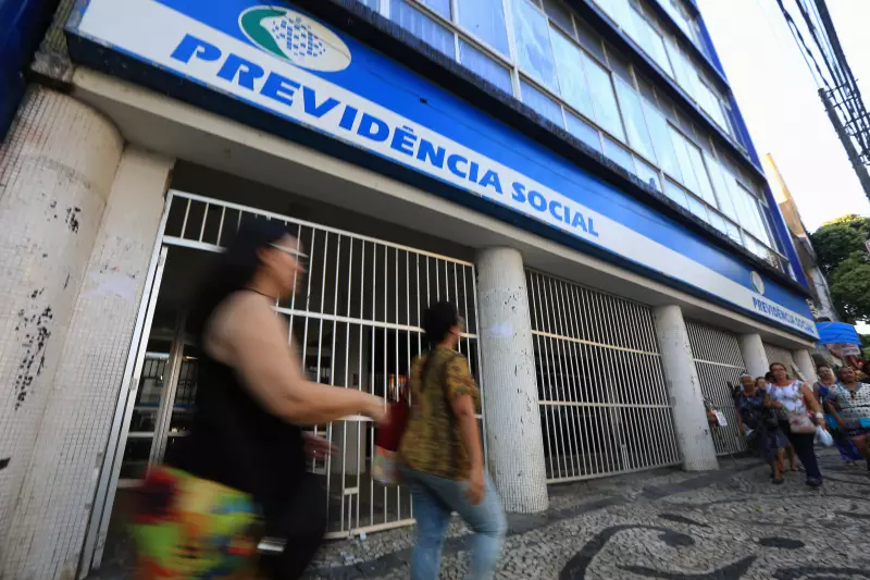 INSS inicia processo de devolução de descontos indevidos de aposentados: saiba como reaver seu dinheiro