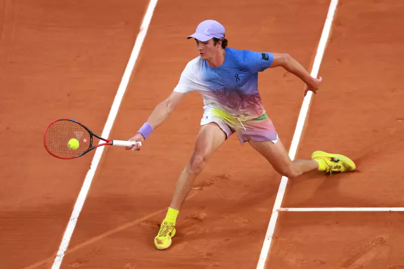 João Fonseca brilha em Roland Garros com vitória impressionante contra ex-top 10