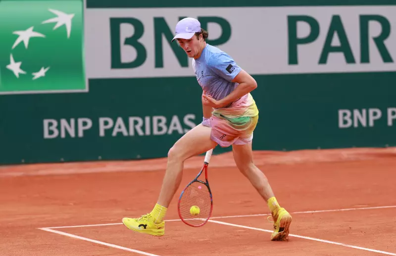 João Fonseca brilha em Roland Garros e avança para a terceira rodada com vitória emocionante