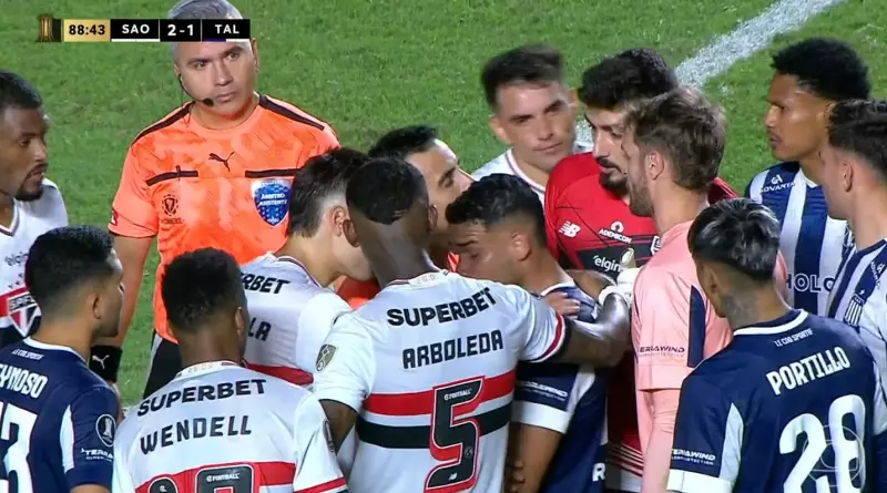 Jogador venezuelano acusa paraguaio Bobadilla, do São Paulo, de xenofobia em jogo da Libertadores