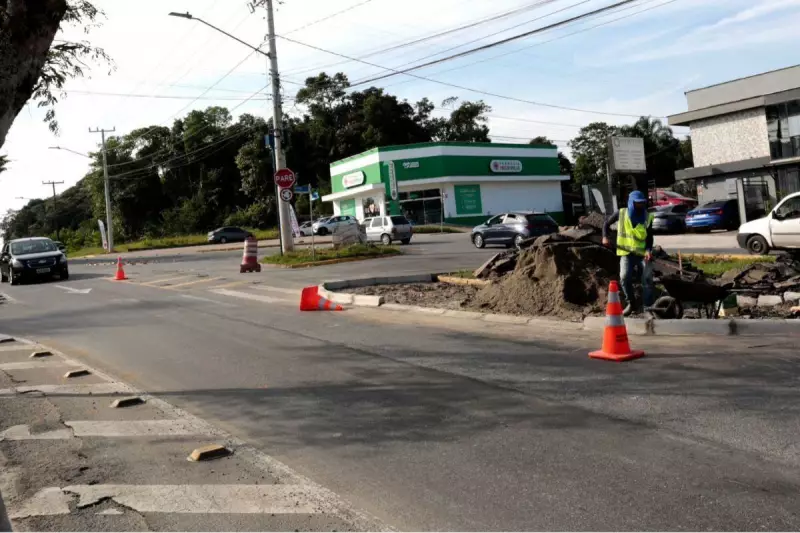 Joinville: Rotatória em importante avenida passa por ajustes e muda fluxo do trânsito