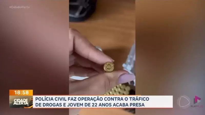 Jovem de 22 anos é presa com armas, munições e cocaína em Mococa, SP